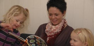 Fagbøker i barnehagen kan vere med på å gjere barna klare for den faglege verda og gjere overgongen til skulen lettare. Ill.foto: Elin Moen Karlsen