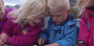 Berre eit egg kan gi mykje læring. – Det handlar om å sjå læringspotensialet i kvardagssituasjonane, seier Liv Kristin Bjørlykke Øvereng ved Nynorsksenteret.