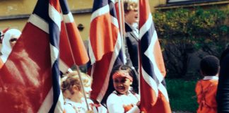 Borna i Askeladden barnehage syng seg stolte over å vera del av det landet me bur i, takka vera engasjerte og dyktige tilsette som ser verdien i songskatten vår, skriv Svein Olav B. Langåker.