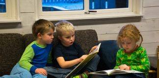 Mellom dei eldste borna i Talgje barnehage er det fleire som har begynt å lesa. Arkivfoto: Ingunn Gjærde