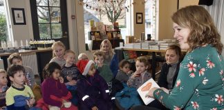 Hege Myklebust (t.h.) er ein av bidragsytarane i Nynorsk med dei minste.